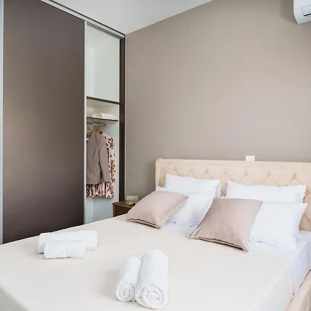 Chania Golden Bliss Апартаменти *